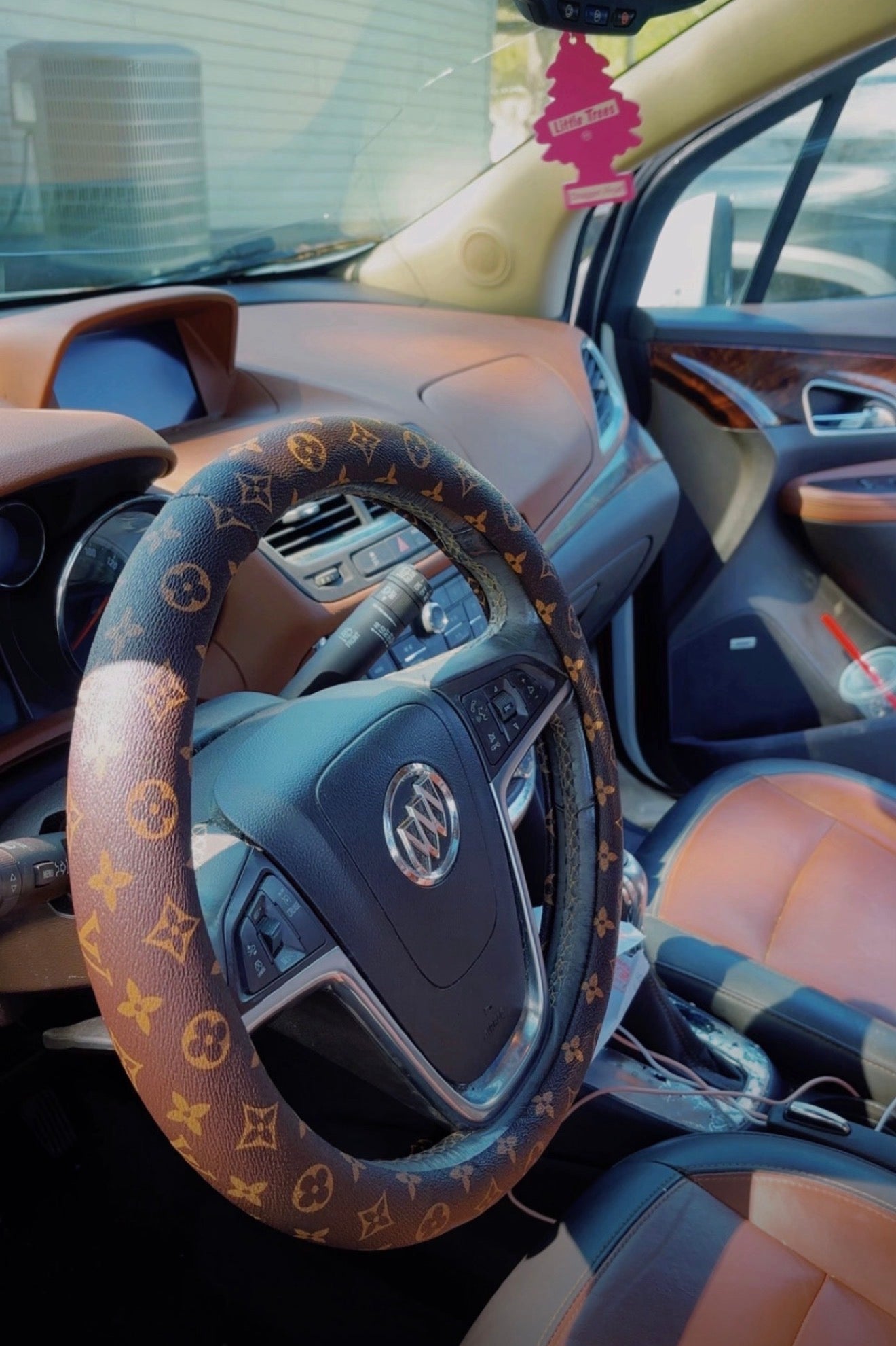 SIGNATURE BROWN STEERING WHEEL COVER - UNIVERSAL FIT - 2 Left