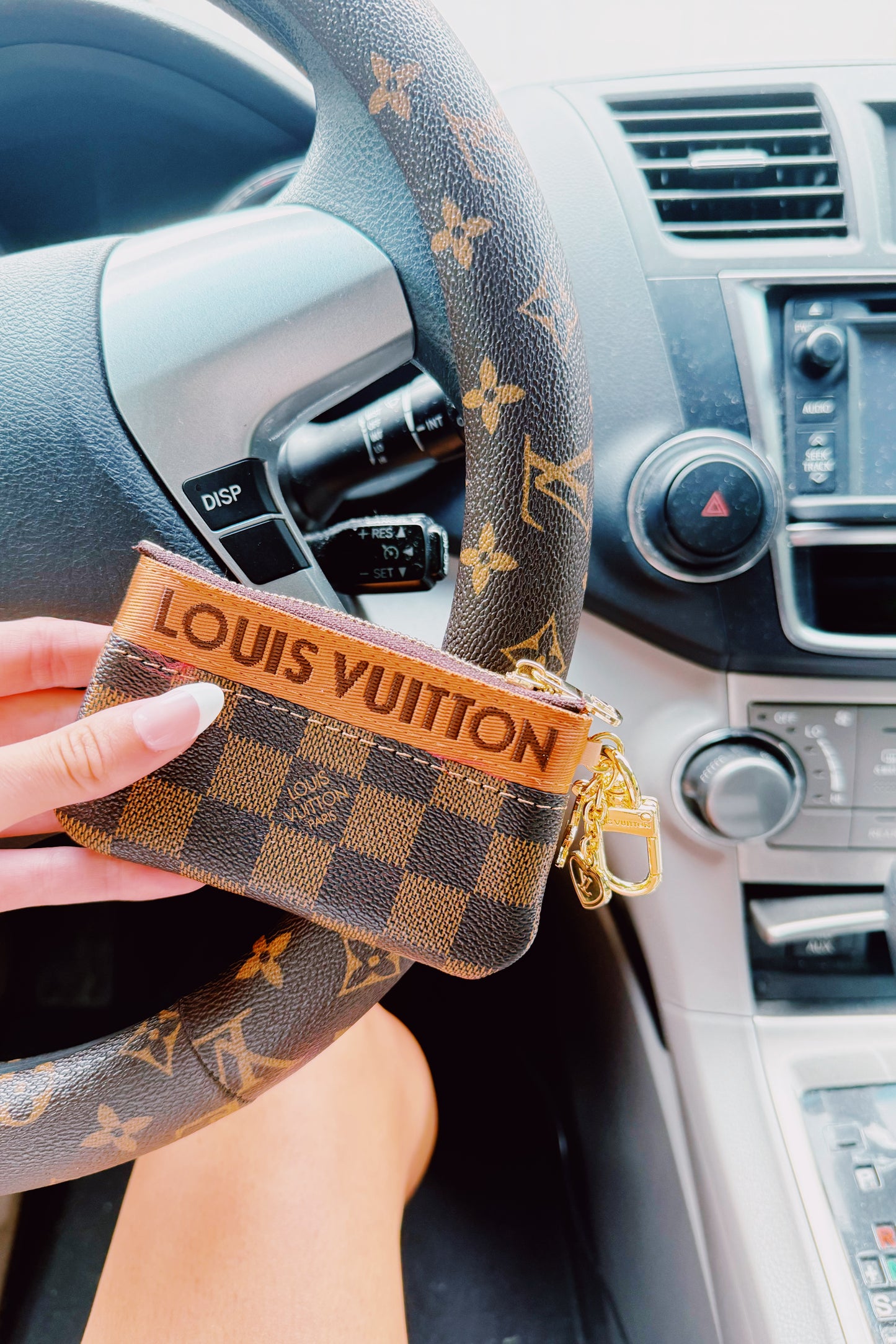 THE CHLOE WALLET