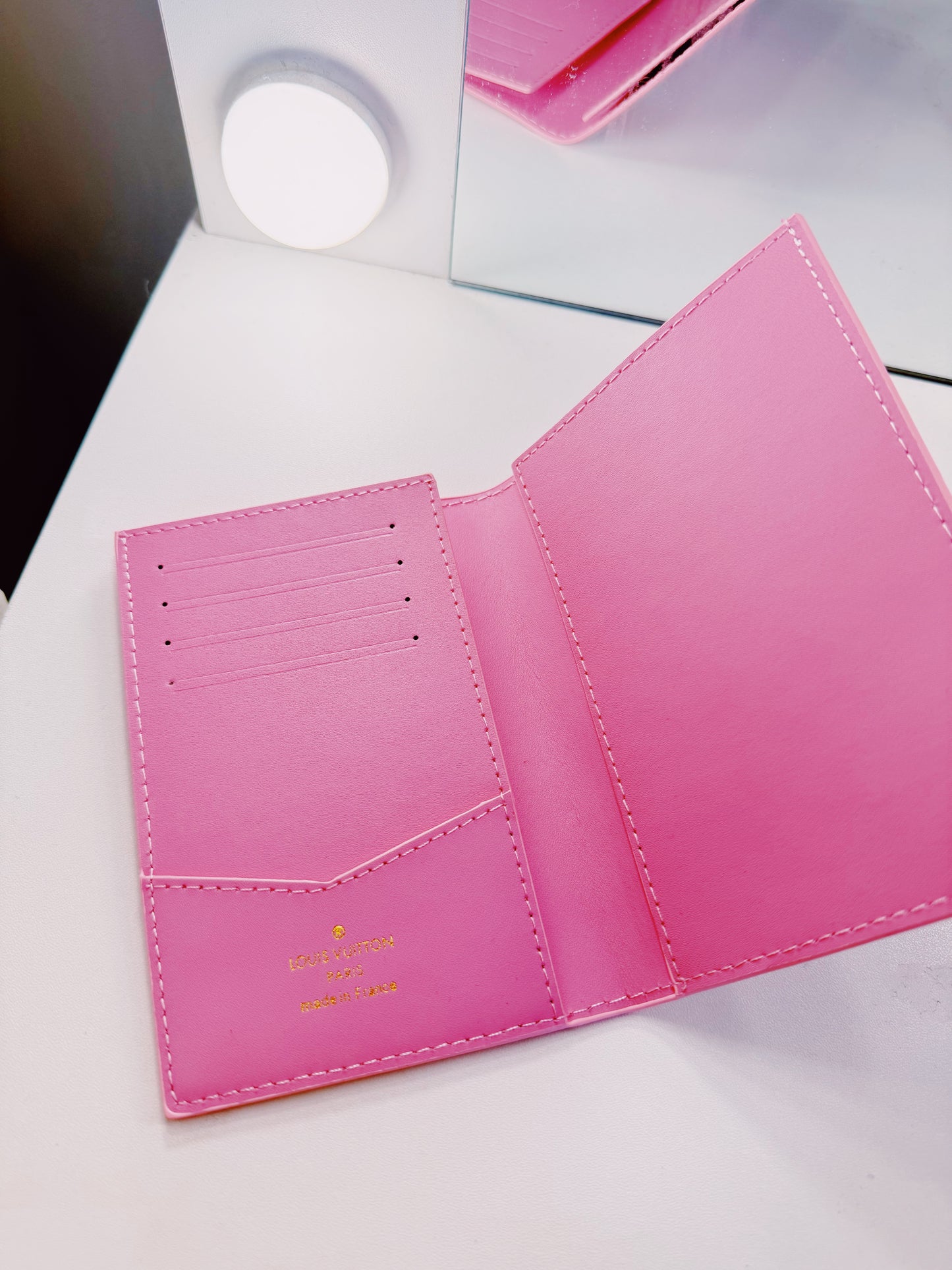 The It Girl - Passport Case