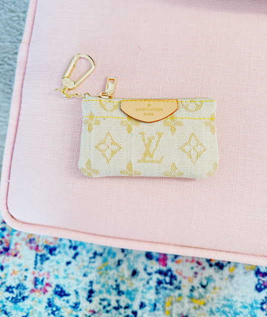 Tan Signature Coin Wallet